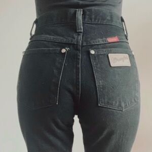 Classic Wrangler Super High Rise Black Jeans